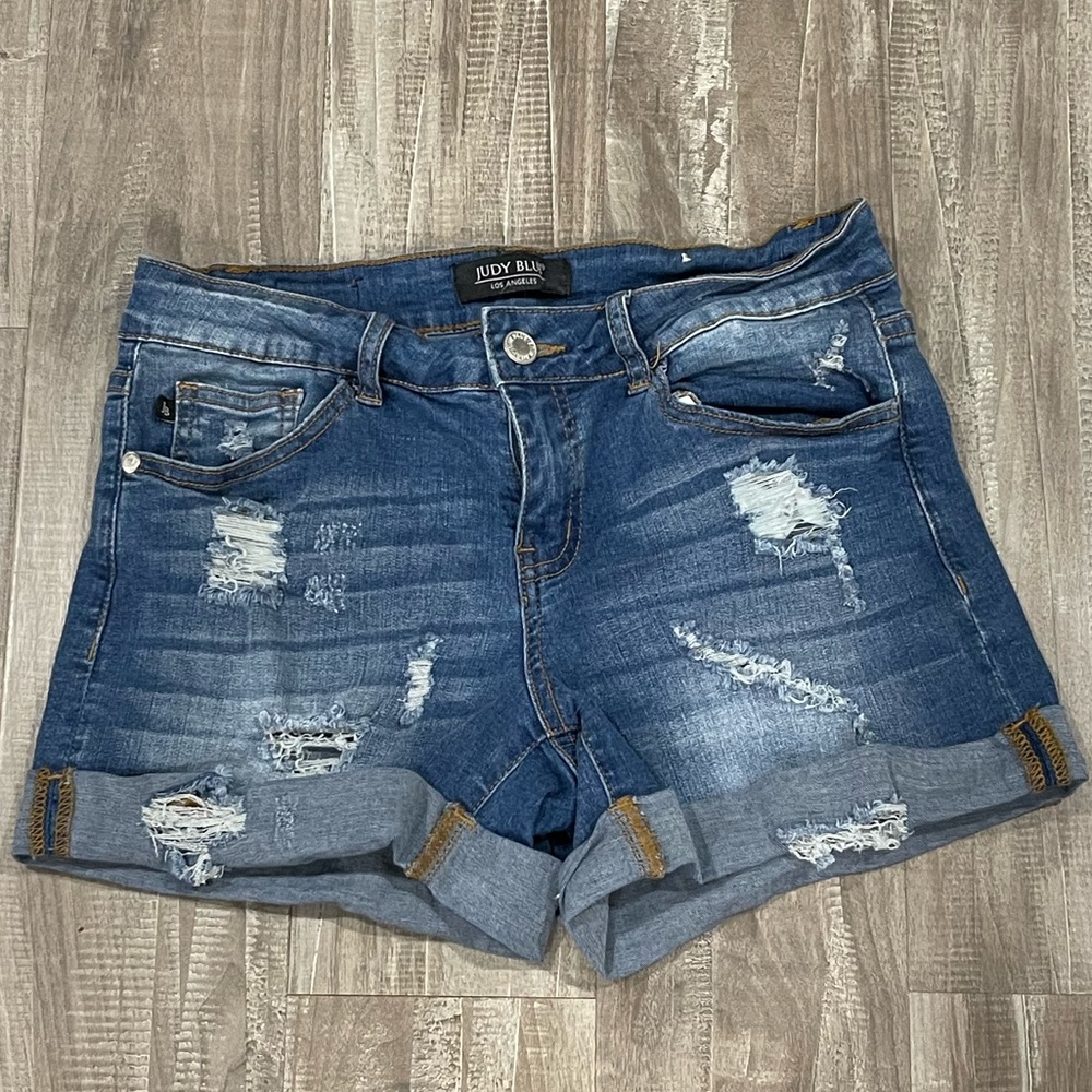 Judy Blue cuffed denim shorts - size small
